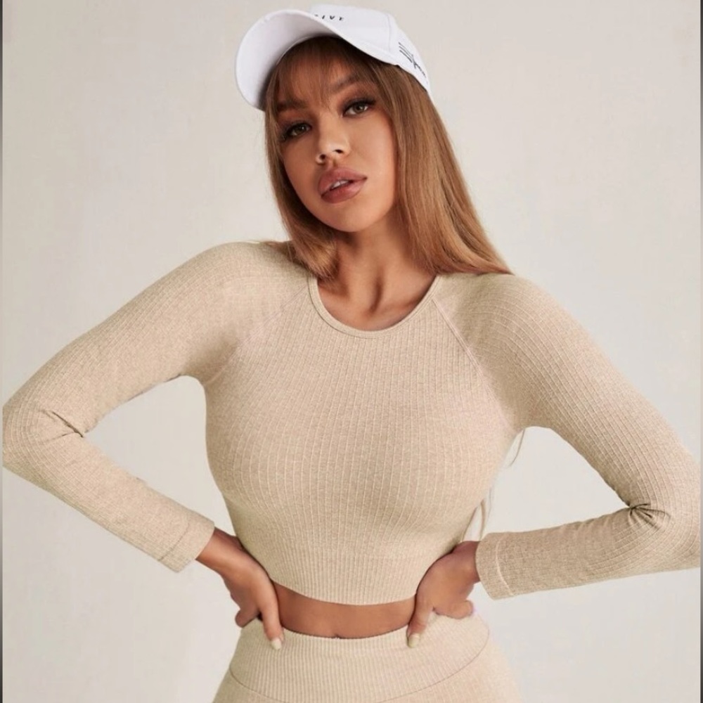 Athletic cropped long sleeve